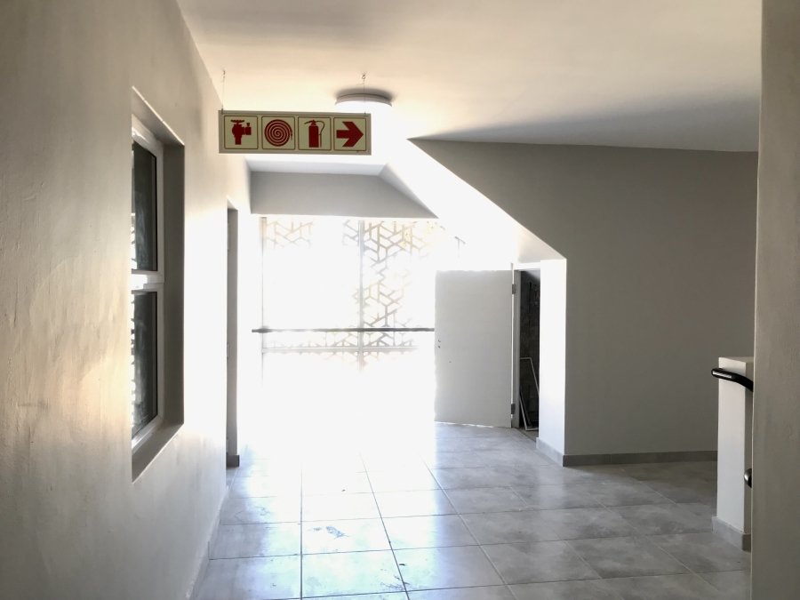 1 Bedroom Property for Sale in Table View Western Cape